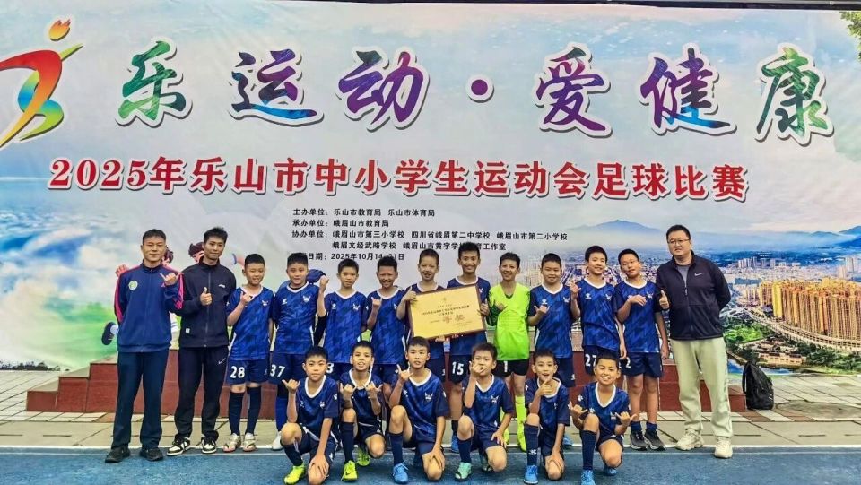 trans, com, 运动中强健 trans, com, 运动中强健